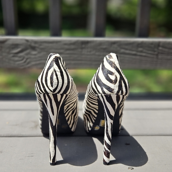 Jessica Simpson Wild Zebra Heels - Picture 4 of 4